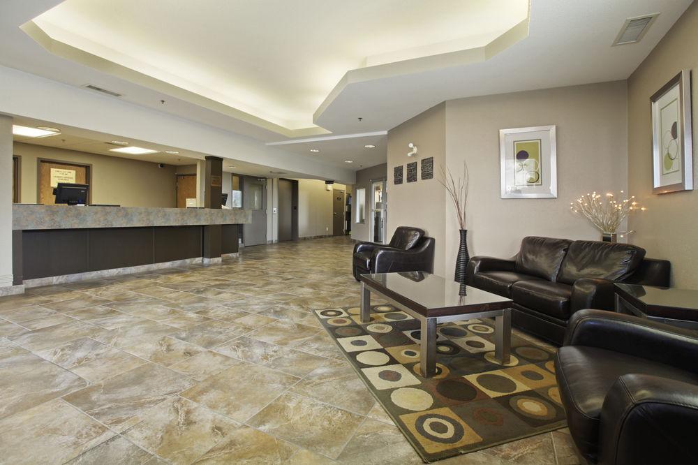 Super 8 By Wyndham Prince Albert Ngoại thất bức ảnh