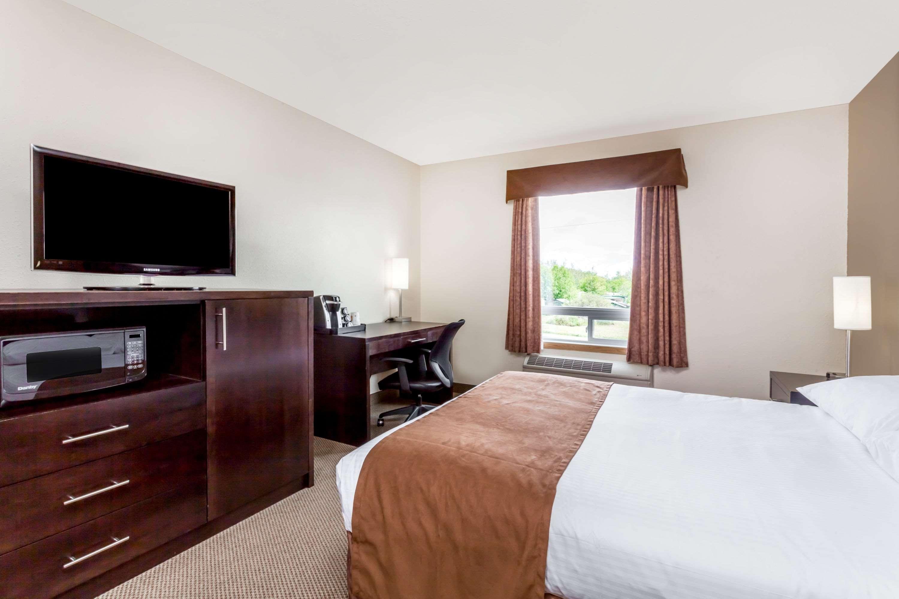 Super 8 By Wyndham Prince Albert Ngoại thất bức ảnh